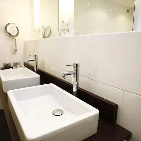 Four Points Sheraton Hotel 4*